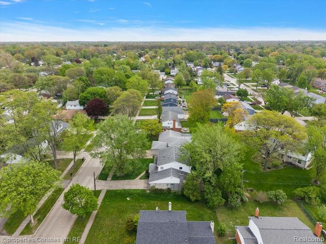 21889 Potomac Street, Southfield, MI 48076