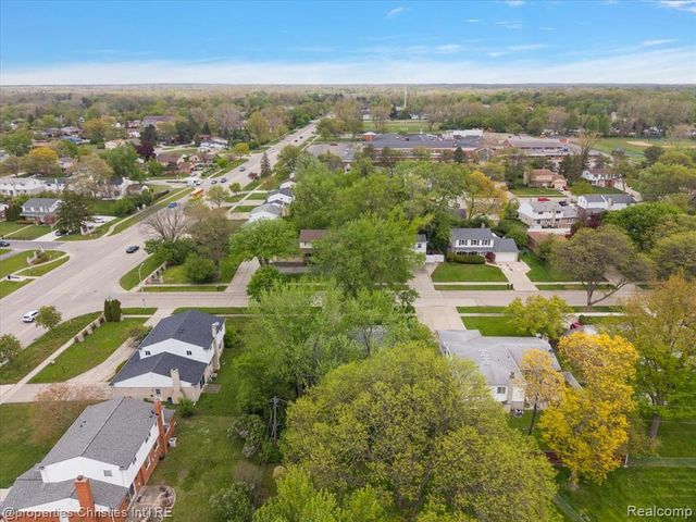 21889 Potomac Street, Southfield, MI 48076