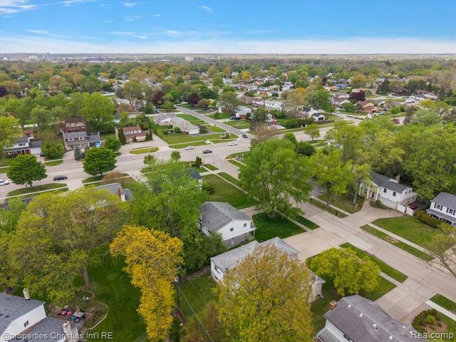 21889 Potomac Street, Southfield, MI 48076