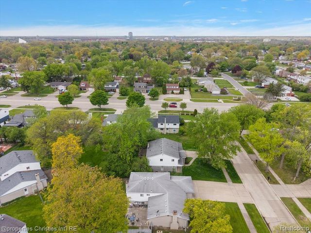 21889 Potomac Street, Southfield, MI 48076