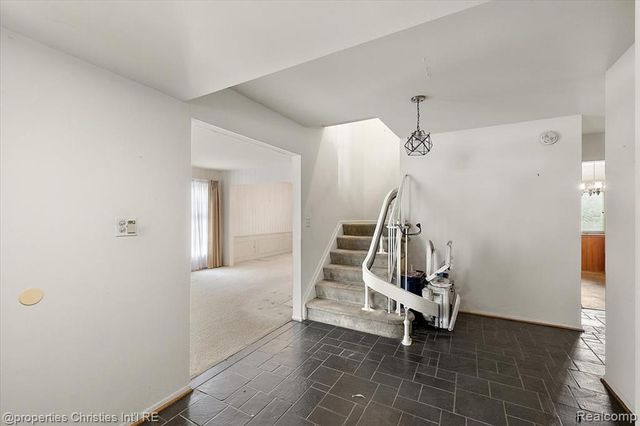 21889 Potomac Street, Southfield, MI 48076