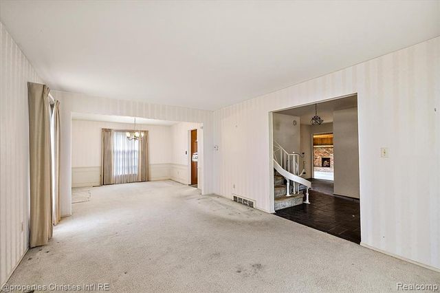 21889 Potomac Street, Southfield, MI 48076