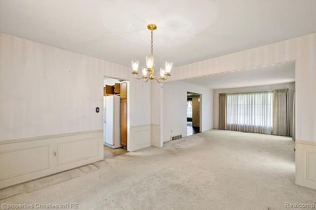21889 Potomac Street, Southfield, MI 48076