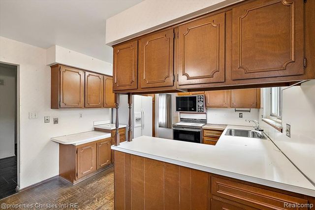21889 Potomac Street, Southfield, MI 48076