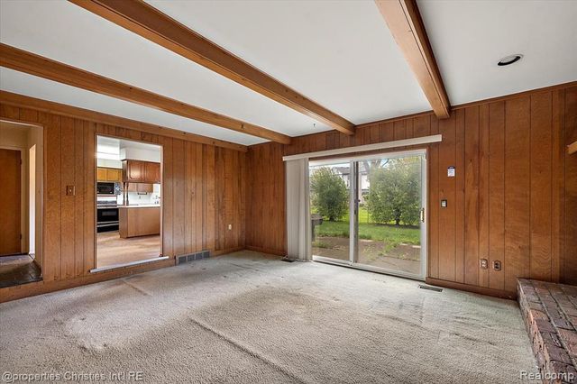 21889 Potomac Street, Southfield, MI 48076