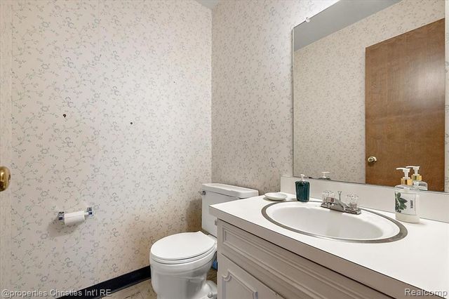 21889 Potomac Street, Southfield, MI 48076