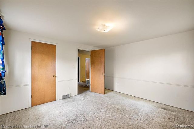 21889 Potomac Street, Southfield, MI 48076