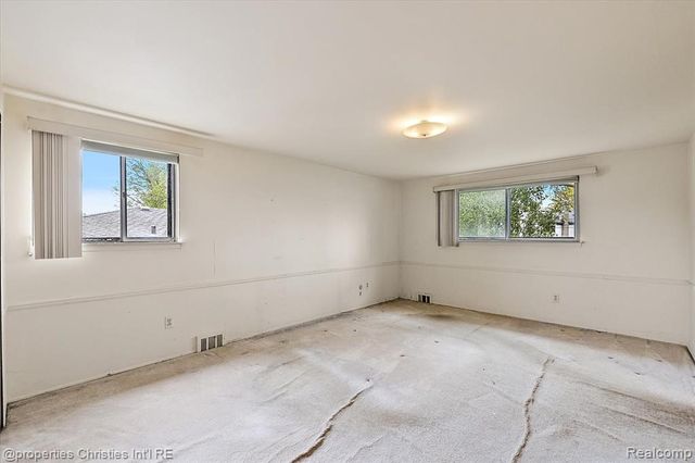 21889 Potomac Street, Southfield, MI 48076