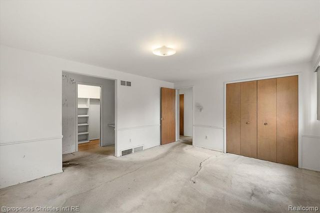 21889 Potomac Street, Southfield, MI 48076