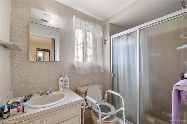 21889 Potomac Street, Southfield, MI 48076