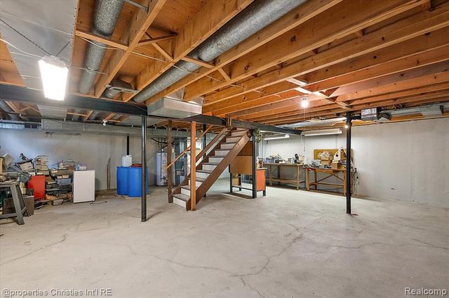 21889 Potomac Street, Southfield, MI 48076