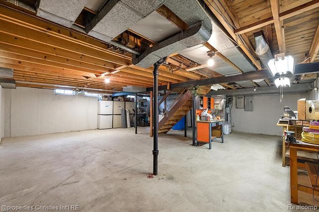 21889 Potomac Street, Southfield, MI 48076