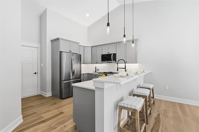 100-102 Huselton Drive, Penn Twp, PA 16002