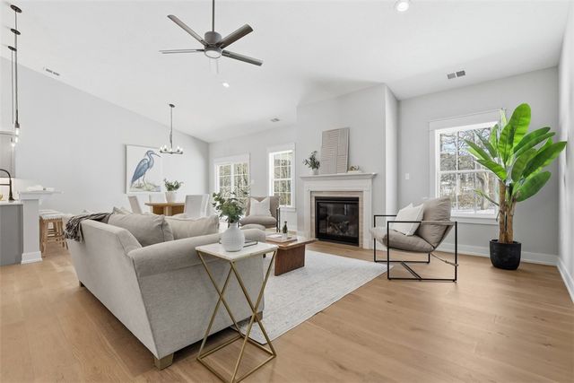 100-102 Huselton Drive, Penn Twp, PA 16002