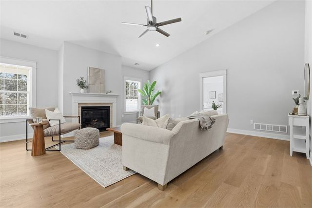 100-102 Huselton Drive, Penn Twp, PA 16002