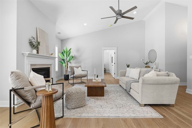 100-102 Huselton Drive, Penn Twp, PA 16002