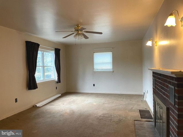 1350 SWAMP BRIDGE RD, Stevens, PA 17578