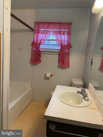 1350 SWAMP BRIDGE RD, Stevens, PA 17578