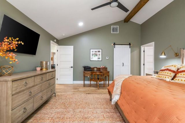 1095 Tuxedo Court, Roswell, GA 30075
