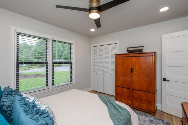 1095 Tuxedo Court, Roswell, GA 30075