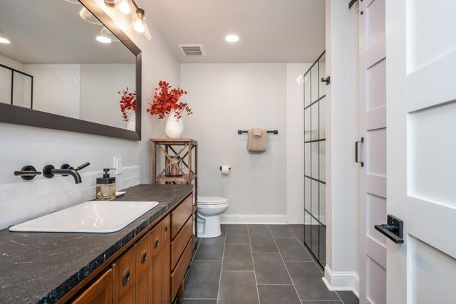 1095 Tuxedo Court, Roswell, GA 30075