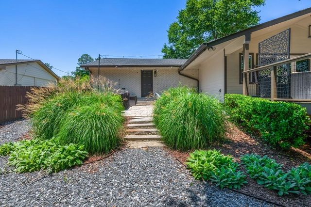 1095 Tuxedo Court, Roswell, GA 30075