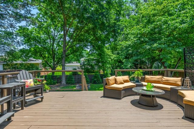 1095 Tuxedo Court, Roswell, GA 30075