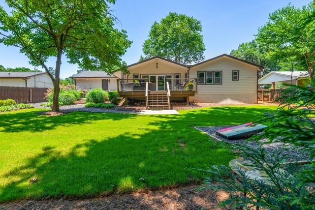1095 Tuxedo Court, Roswell, GA 30075