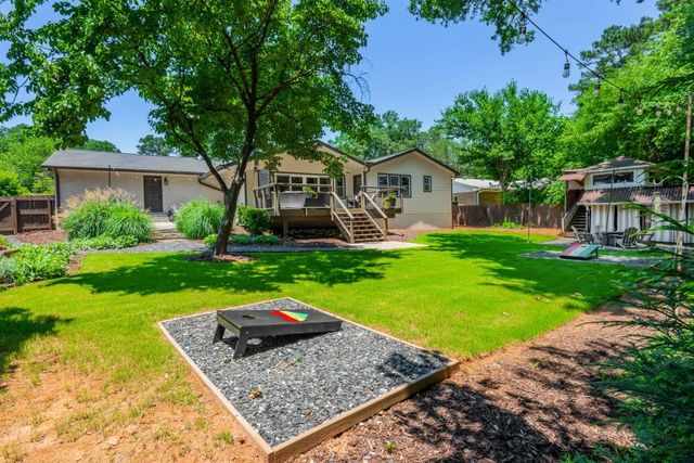 1095 Tuxedo Court, Roswell, GA 30075