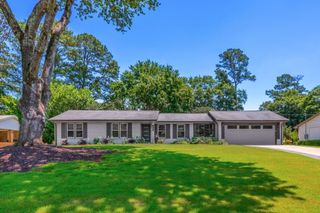 1095 Tuxedo Court, Roswell, GA 30075