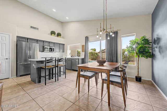 1892 E ERIE Street, Chandler, AZ 85225
