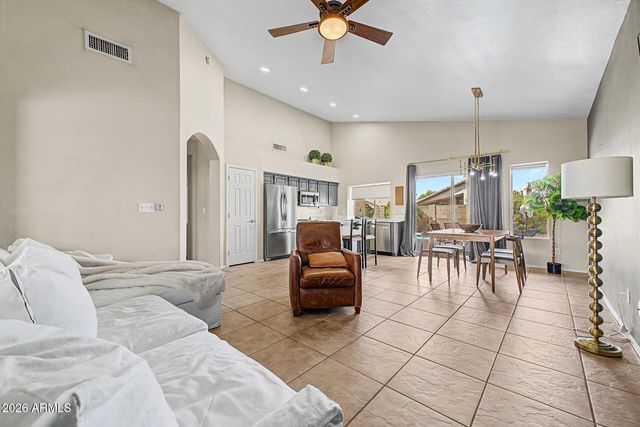 1892 E ERIE Street, Chandler, AZ 85225