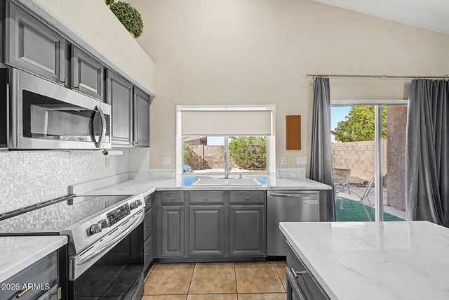 1892 E ERIE Street, Chandler, AZ 85225