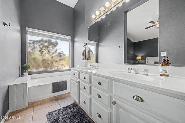 1892 E ERIE Street, Chandler, AZ 85225
