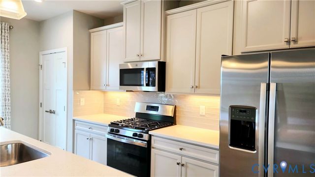 14073 Millpointe Rd, Midlothian, VA 23114