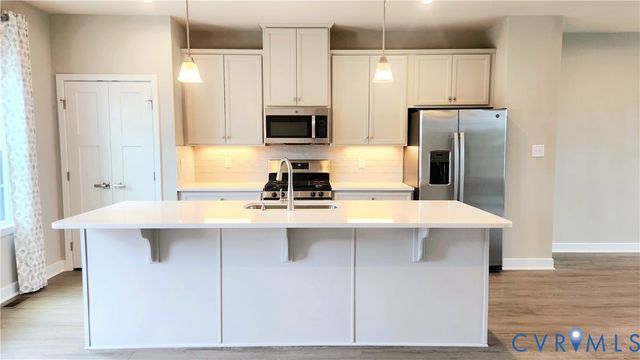 14073 Millpointe Rd, Midlothian, VA 23114