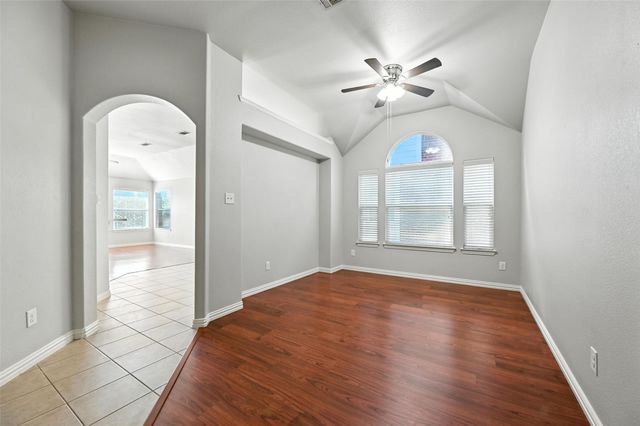 9209 Friendswood Drive, Fort Worth, TX 76123