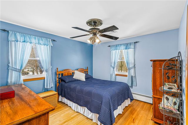 21 Hampton Avenue, Warwick, RI 02889