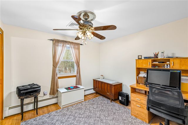 21 Hampton Avenue, Warwick, RI 02889