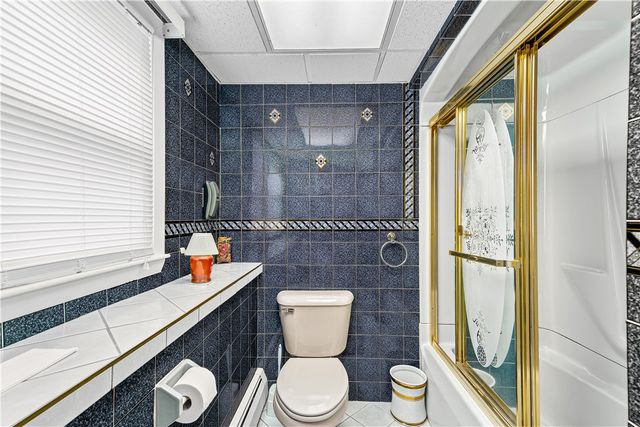 21 Hampton Avenue, Warwick, RI 02889