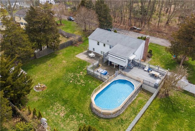 21 Hampton Avenue, Warwick, RI 02889