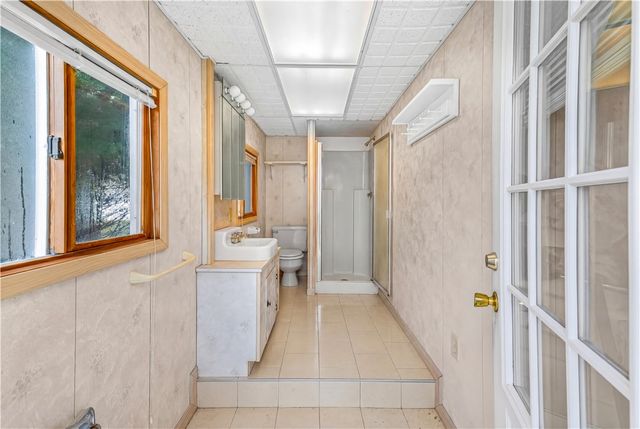 21 Hampton Avenue, Warwick, RI 02889