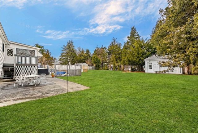 21 Hampton Avenue, Warwick, RI 02889