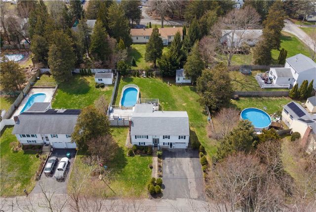 21 Hampton Avenue, Warwick, RI 02889