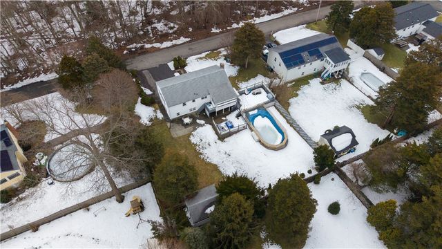 21 Hampton Avenue, Warwick, RI 02889