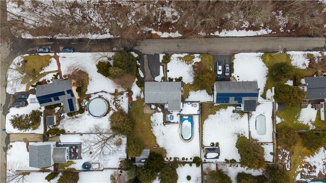 21 Hampton Avenue, Warwick, RI 02889