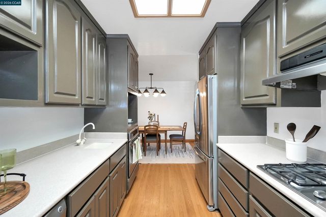 2535 Francis Dr, Pinole, CA 94564