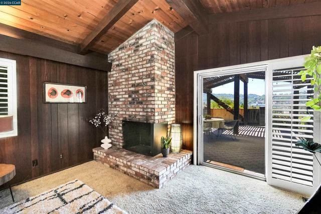 2535 Francis Dr, Pinole, CA 94564