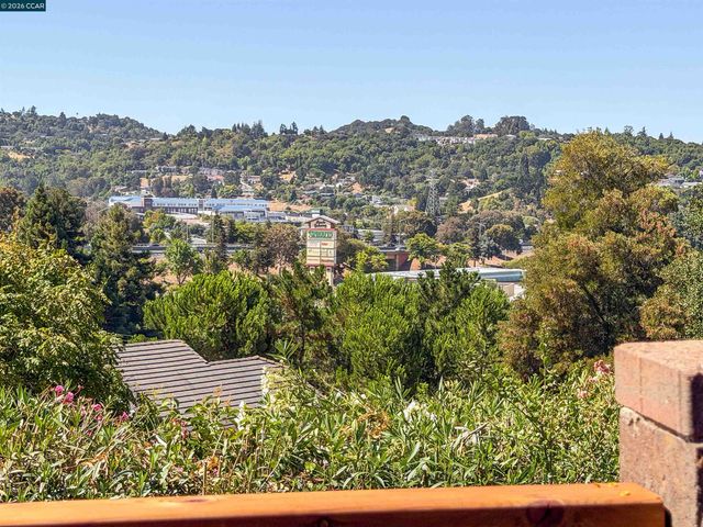 2535 Francis Dr, Pinole, CA 94564