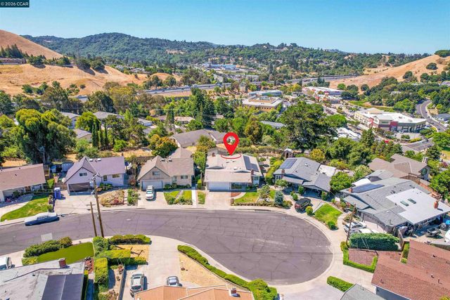 2535 Francis Dr, Pinole, CA 94564